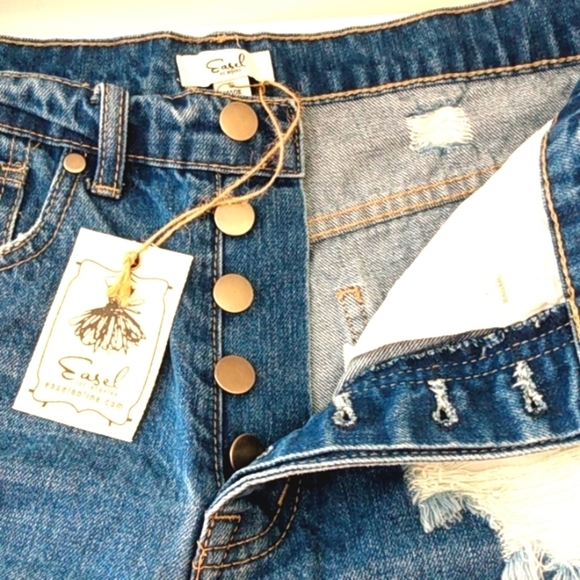EASEL DISTRESSED FIVE POCKETS BUTTON FLY DENIM SHORTS SIZE SMALL NWT - Picture 4 of 6